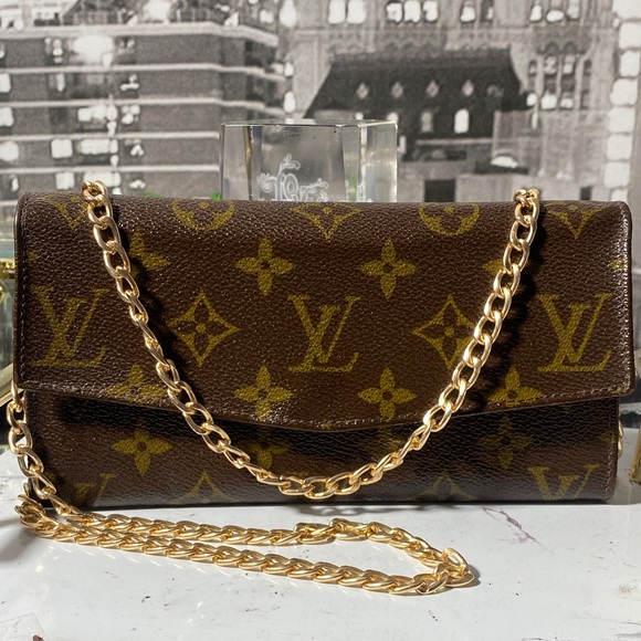 Louis Vuitton Handbags - Authentic Rare Vintage Louis Vuitton Monogram Sarah Wallet